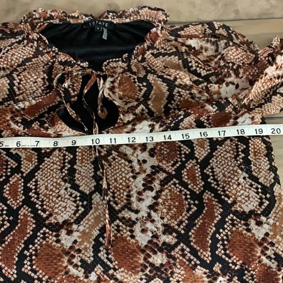 1. State Serene Snake Print Ruffled Cold Shoulder Blouse Brown Black Size Small - Picture 7 of 11
